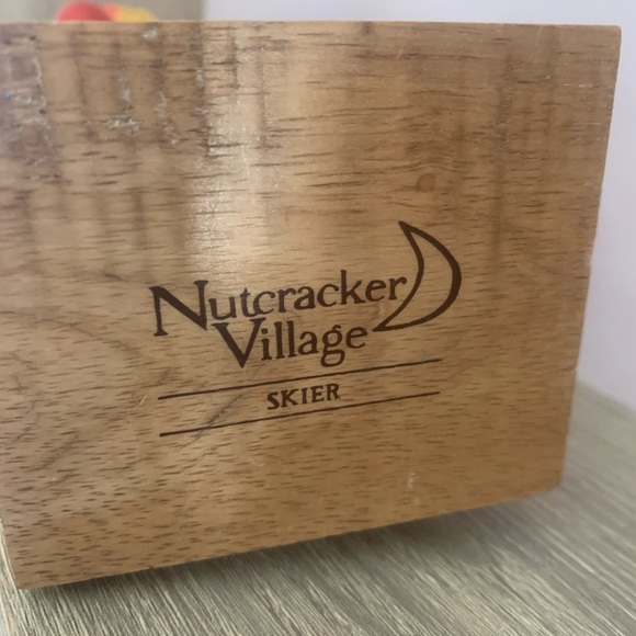 Vintage Collectible 1992 Nutcracker Village Handcrafted Wood "Skier" Nutcracker - Picture 14 of 15
